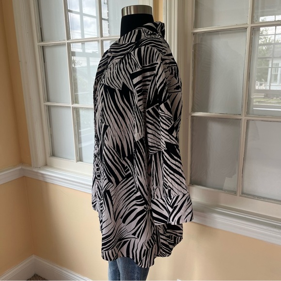 Vintage zebra print crepe button down overshirt black white 3/4 sleeve 1X - Picture 10 of 14
